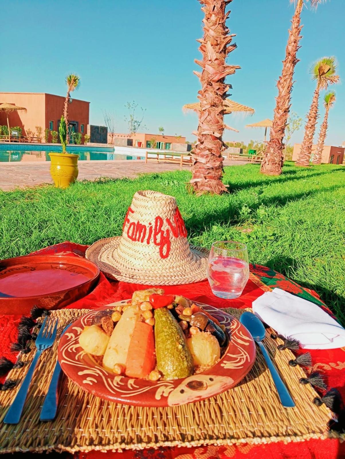 Family Village Marrakech มาร์ราเกช ภายนอก รูปภาพ